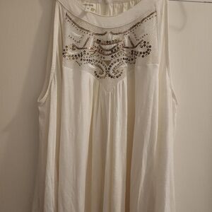 Maurices Cold Shoulder Embroidered Top. Size xxl. Preloved